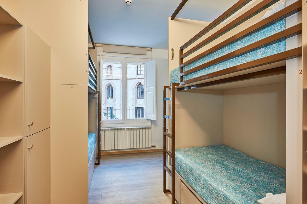 Alberg Abat Oliba Monistrol de Montserrat Esterno foto Hostel room in Rome, Italy